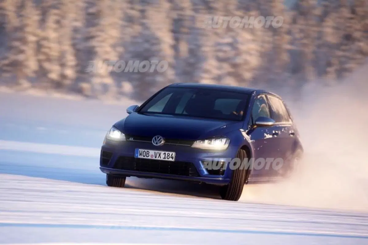 Nuova Volkswagen Golf R (3)