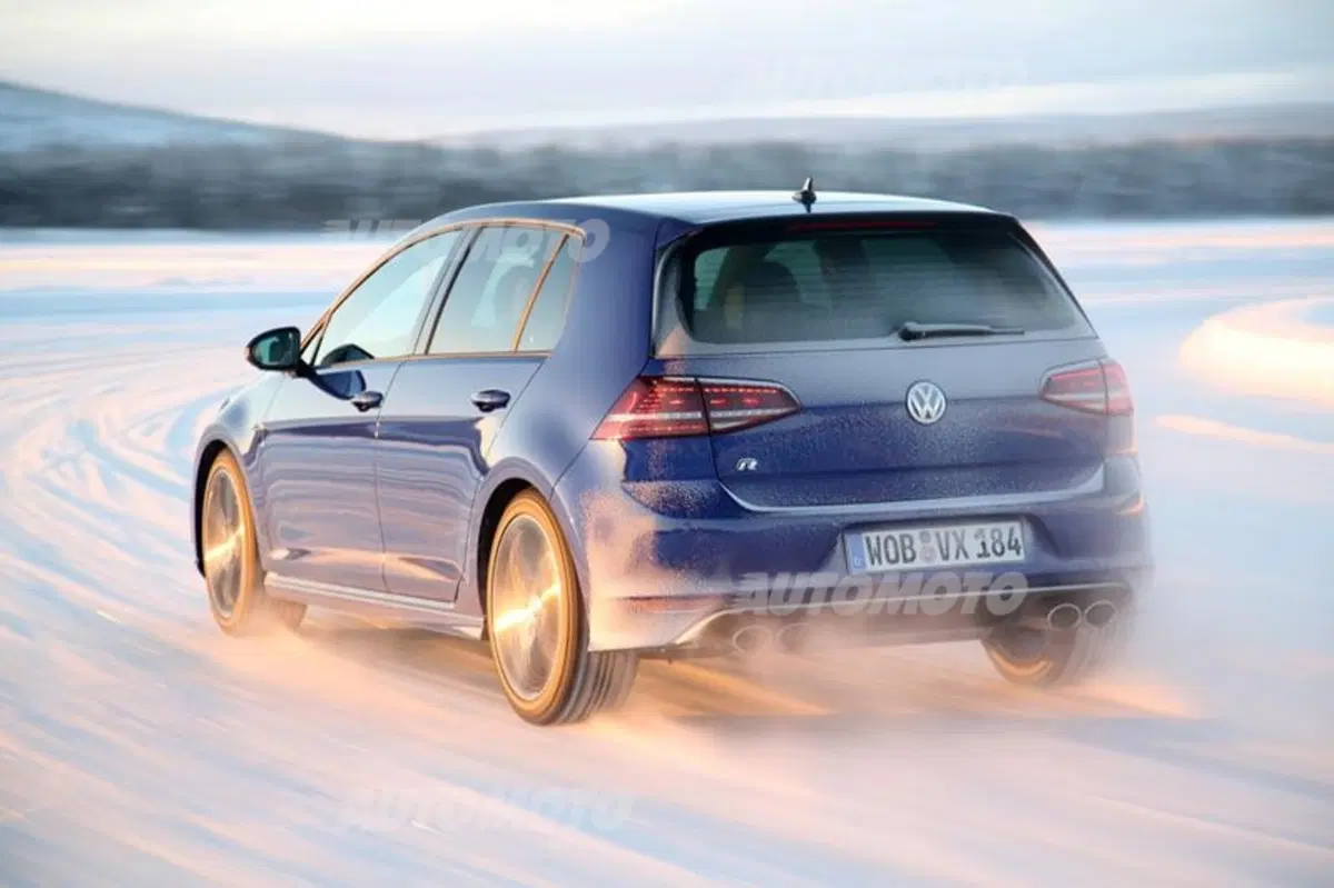 Nuova Volkswagen Golf R (5)