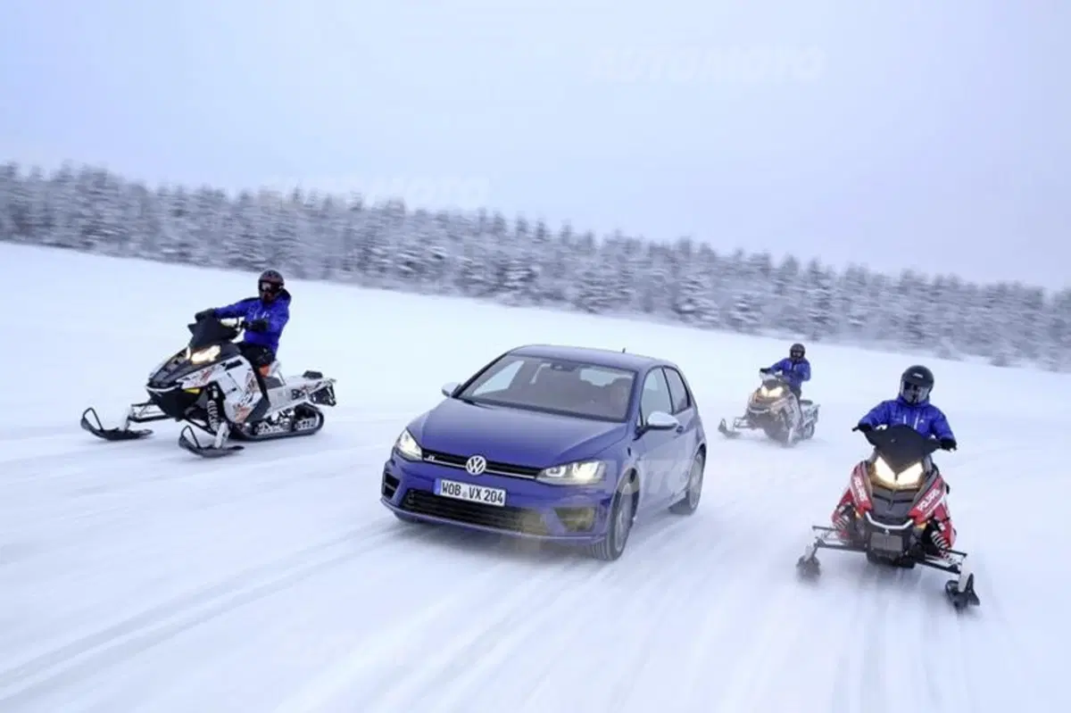 Nuova Volkswagen Golf R (20)