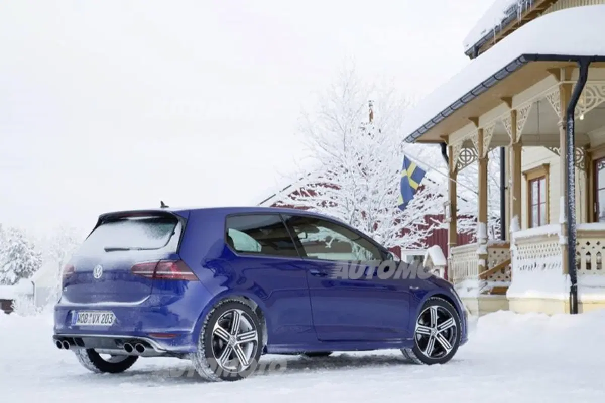 Nuova Volkswagen Golf R (32)