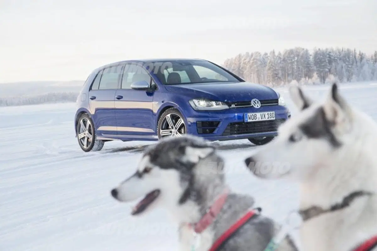 Nuova Volkswagen Golf R (33)