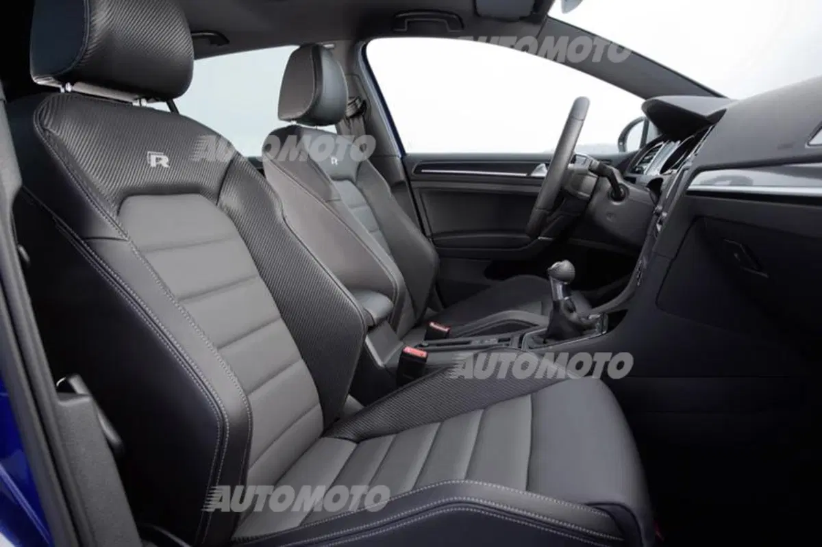 Nuova Volkswagen Golf R (36)