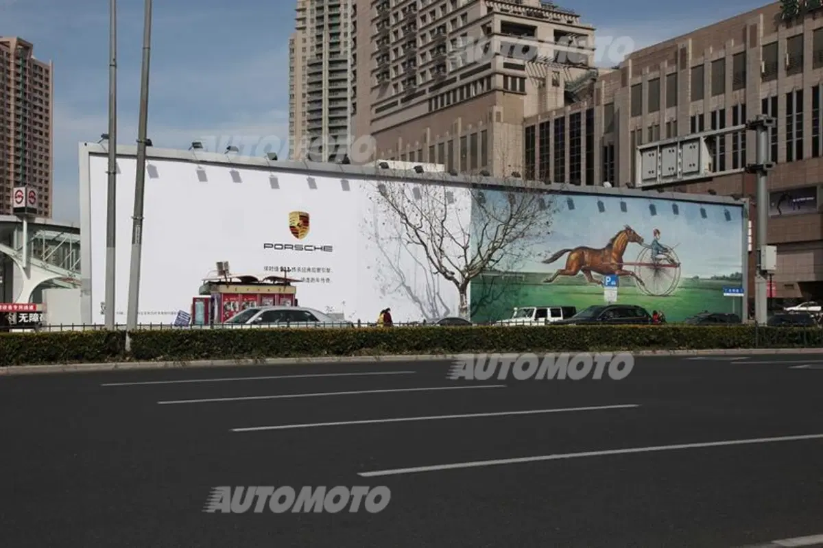 Porsche 911, rear horsepower. Una pubblicità geniale nella sua semplicità (6)