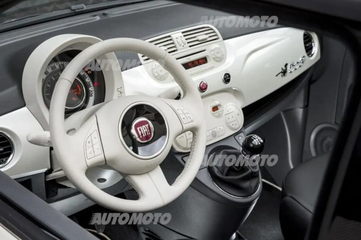 Fiat 500 Guerlain La Petit Robe Noire (12)