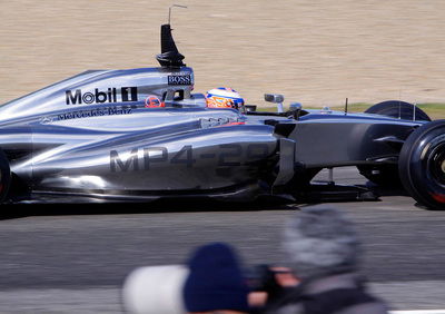 Formula 1: Button e la McLaren i più veloci nella seconda giornata di test a Jerez