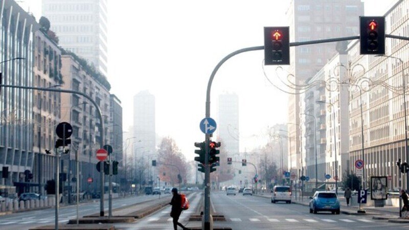 Smog: a Milano stop al blocco del traffico. Si circola senza limitazioni