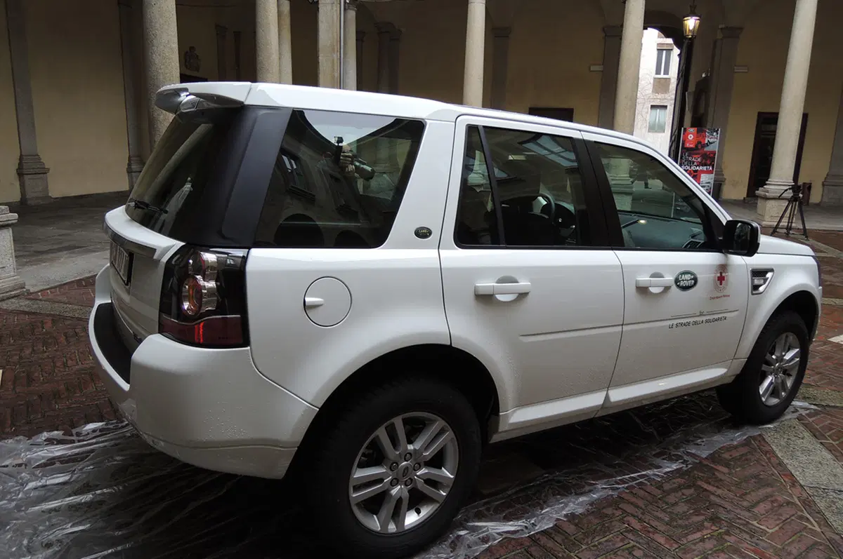 Land Rover: altri cinque anni a fianco della Croce Rossa (5)