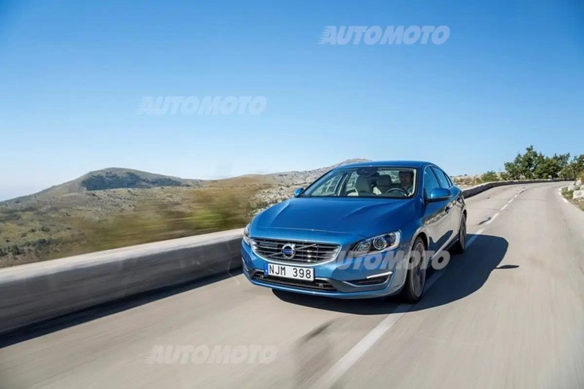 Volvo S60 (3)