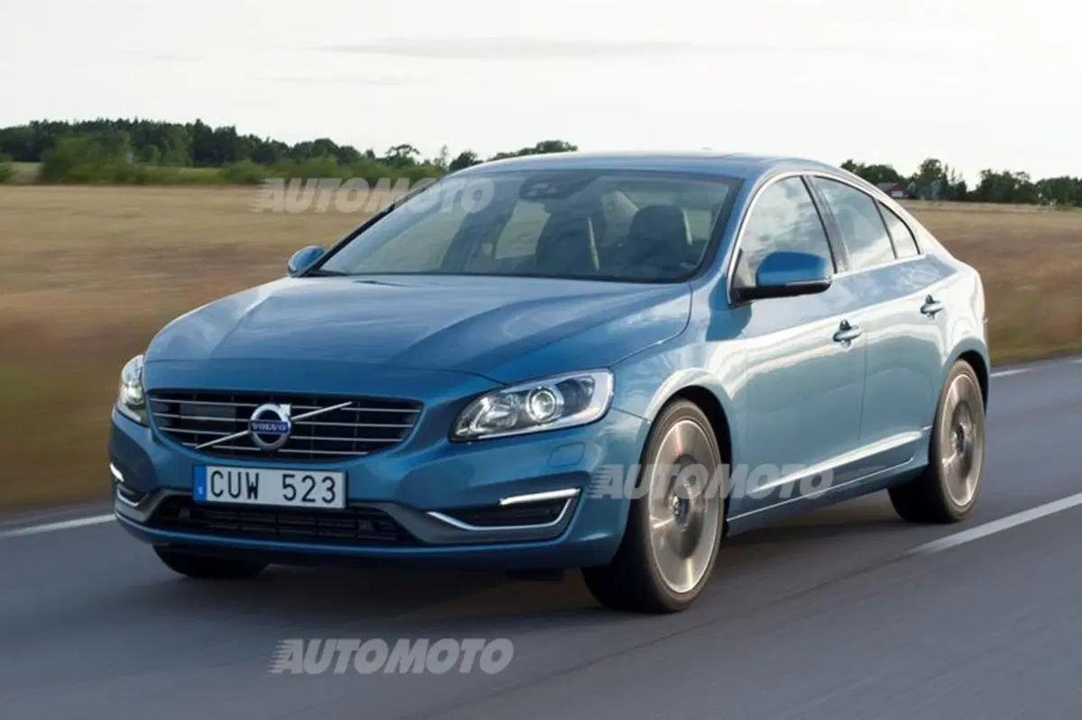 Volvo S60 (5)