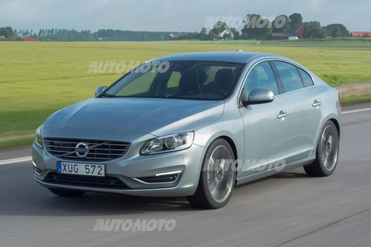 Volvo S60 (8)