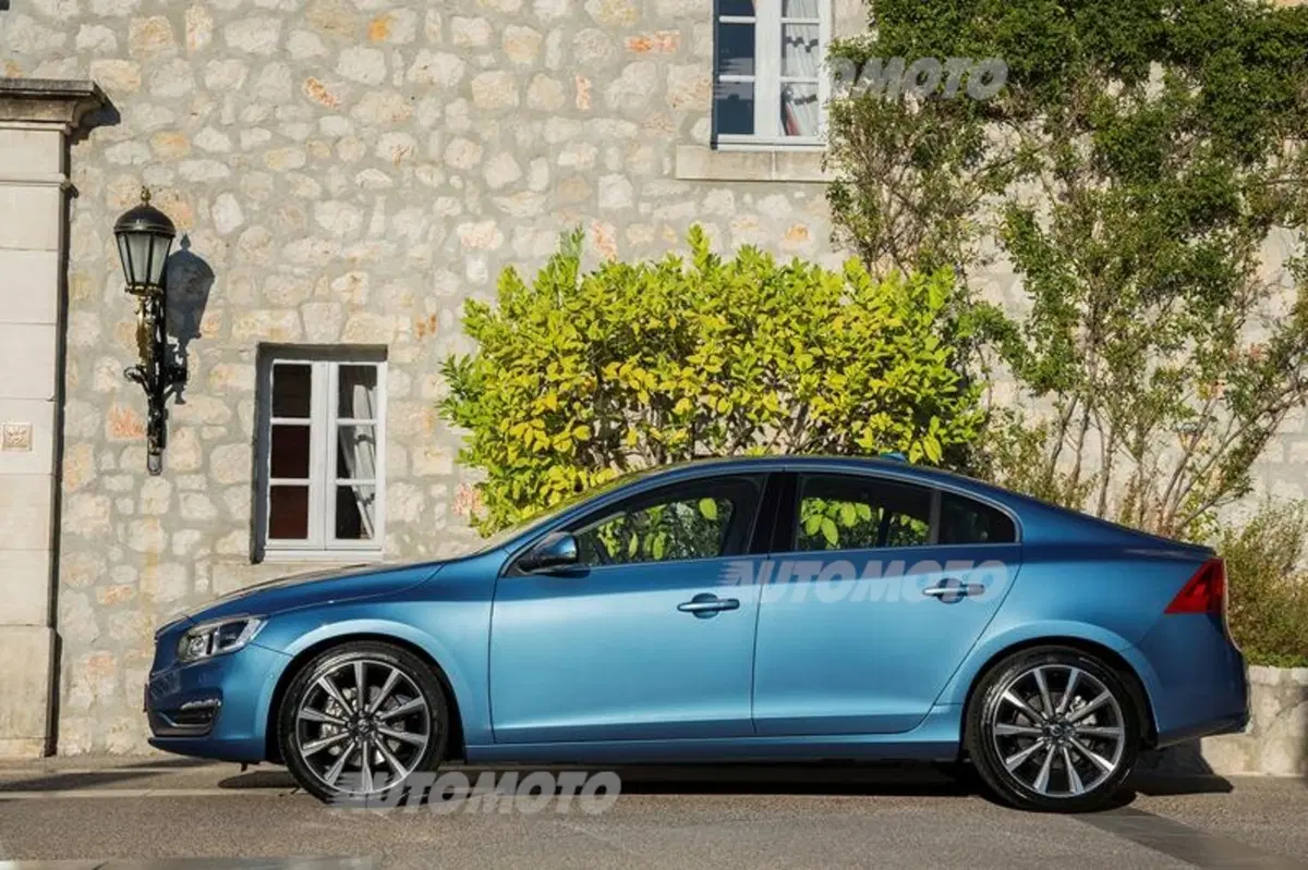 Volvo S60 (21)