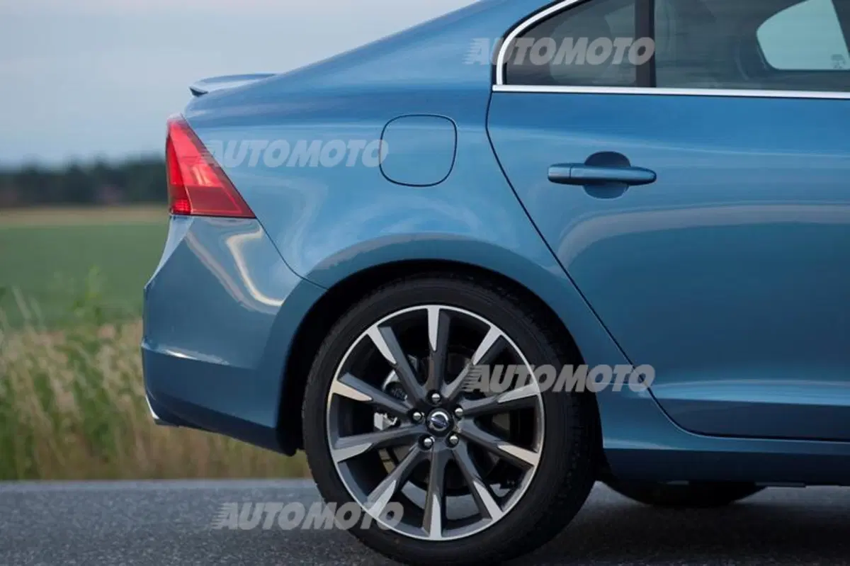 Volvo S60 (27)