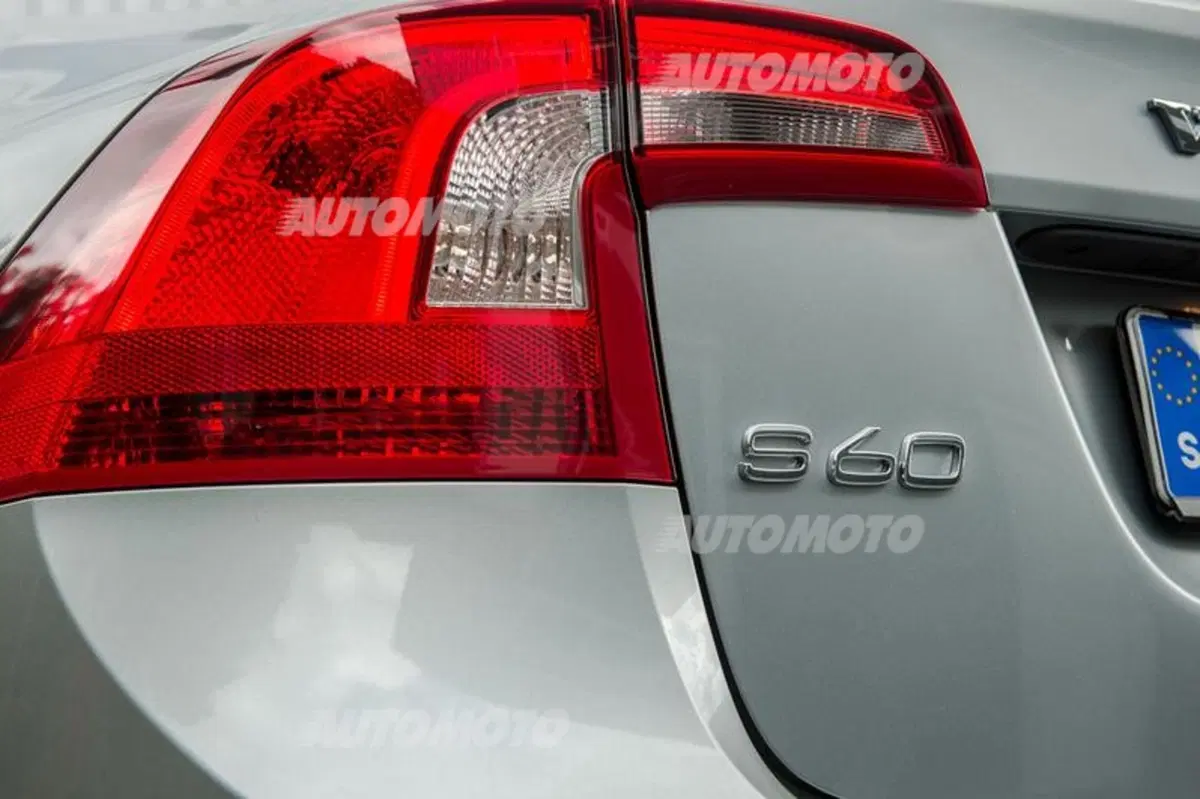 Volvo S60 (28)