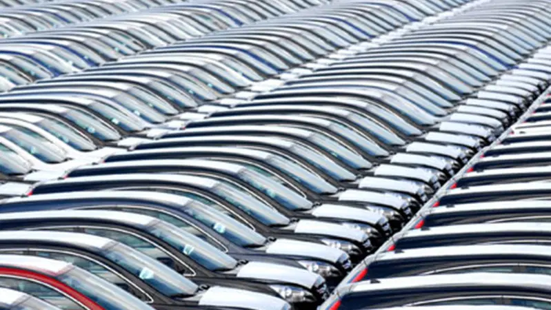 Mercato auto Italia: + 4,2% nel 2014. Torna positivo dopo 7 anni