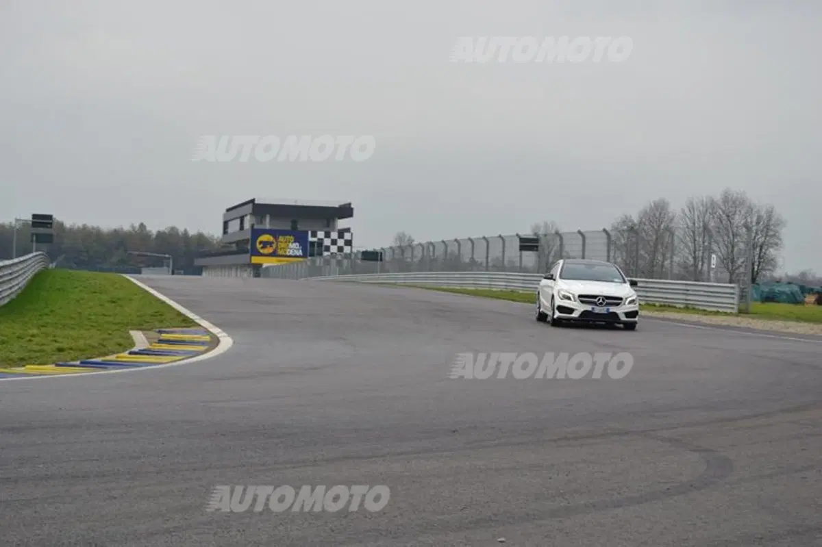 Mercedes CLA 45 AMG (4)