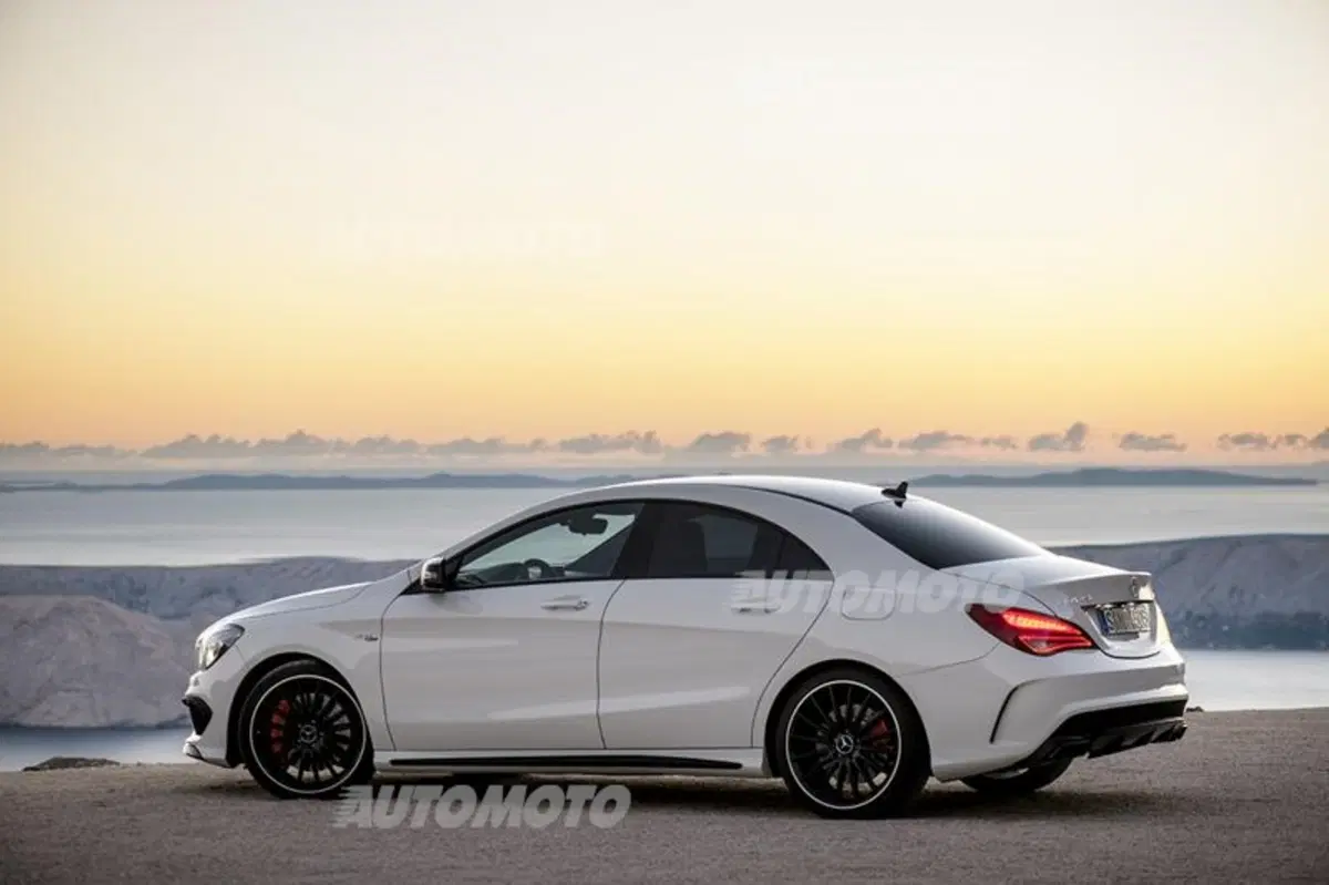 Mercedes CLA 45 AMG (14)