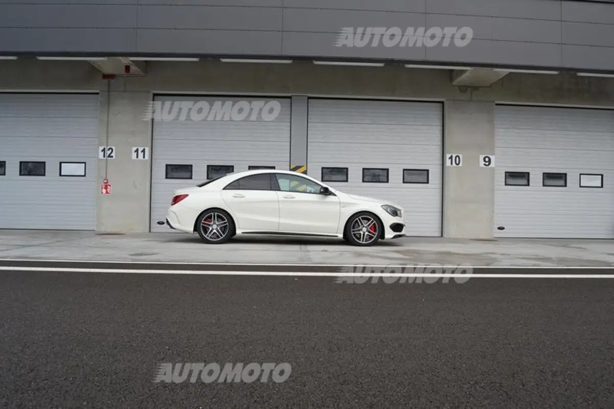 Mercedes CLA 45 AMG (17)