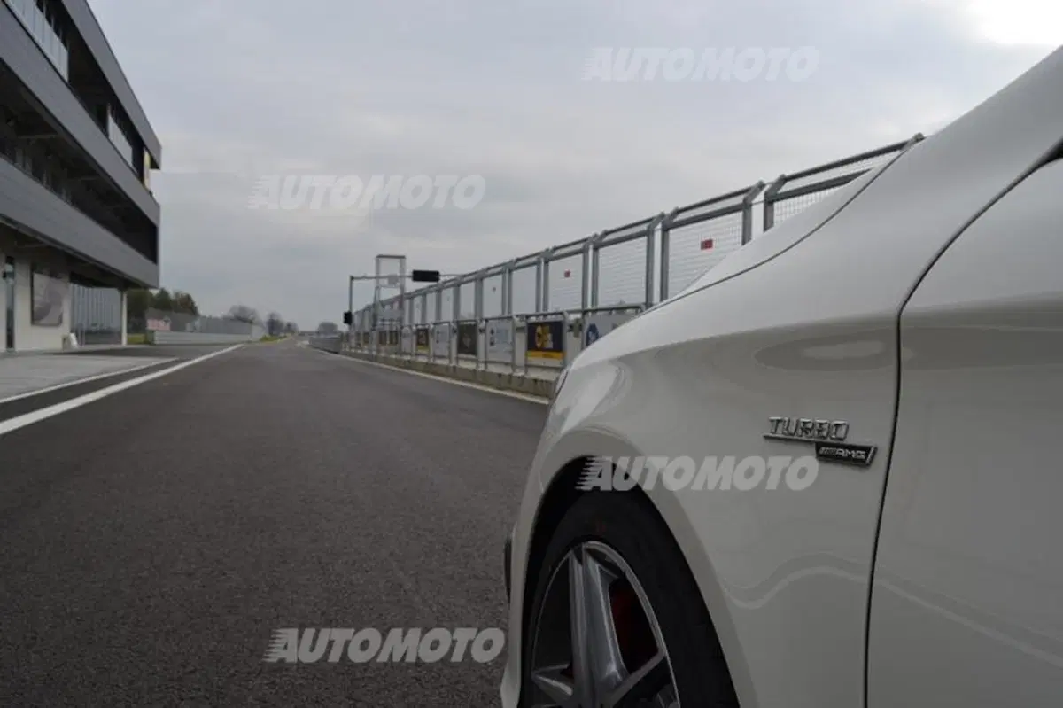 Mercedes CLA 45 AMG (22)
