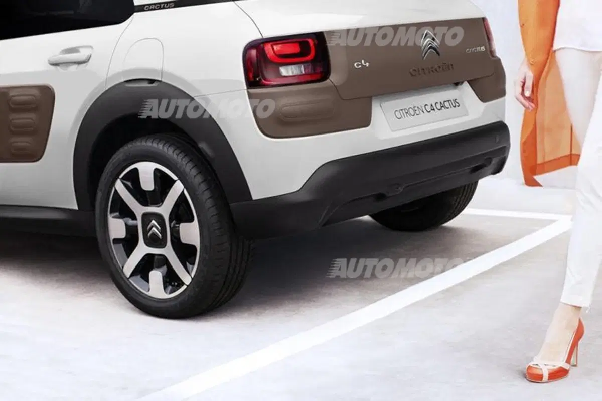 Citroen C4 Cactus: pratica dentro, pungente fuori (26)