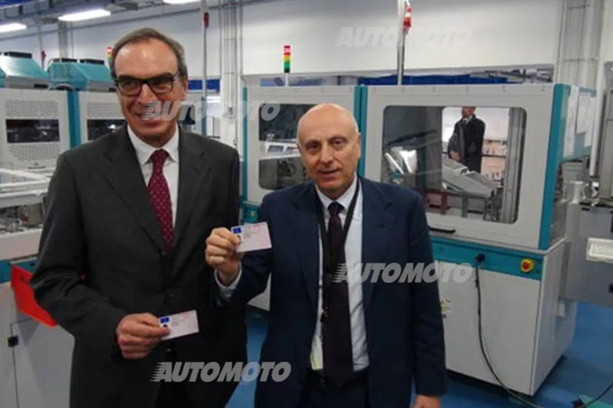 Patenti “digitali” e lotta ai non assicurati, De Vita: «Risparmi solo sulla carta» (6)