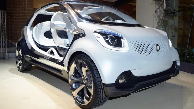 smart fourjoy: a Roma per anticipare il futuro e annunciare l'arrivo di car2go