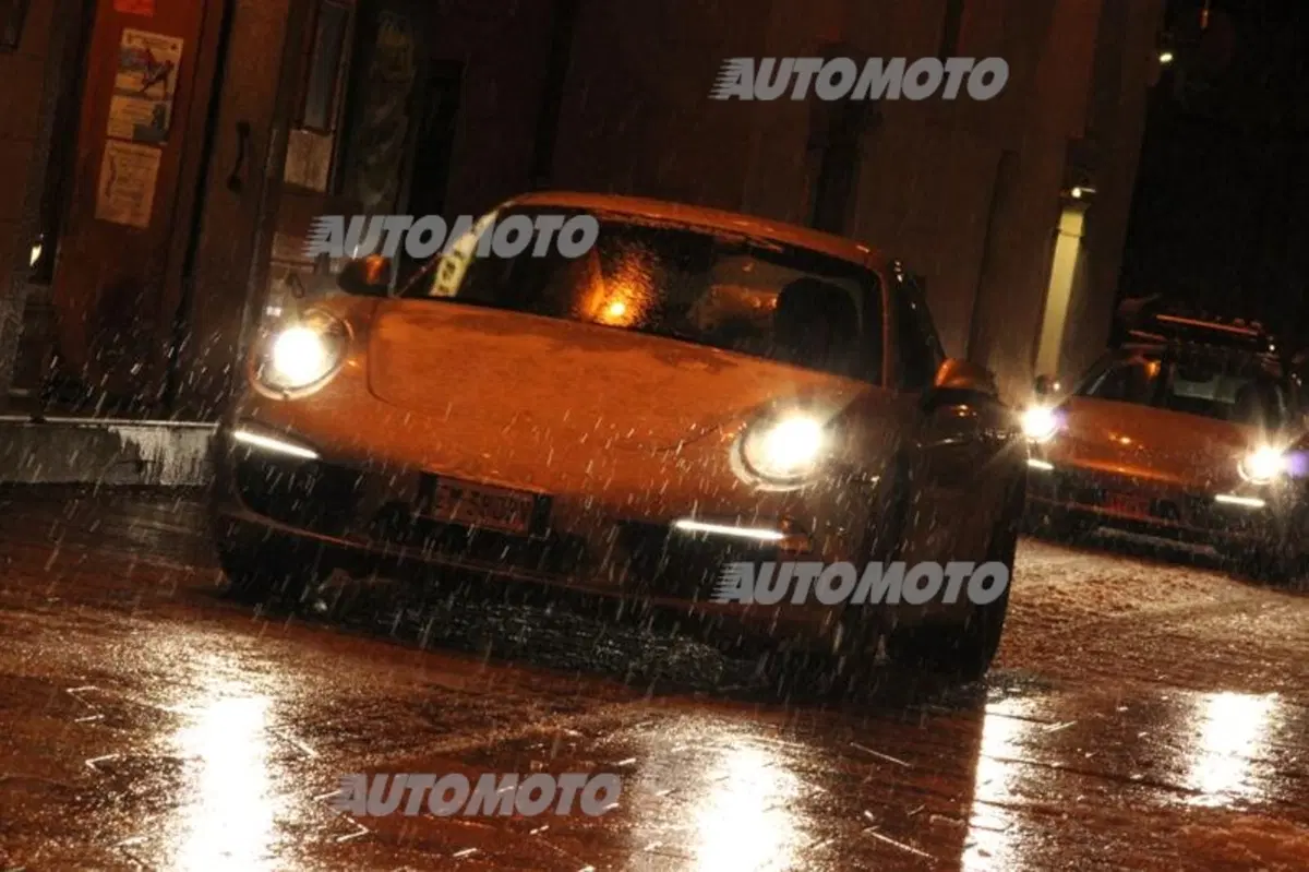 Porsche: l'emozione di una sfilata sotto la neve di Ponte di Legno (3)