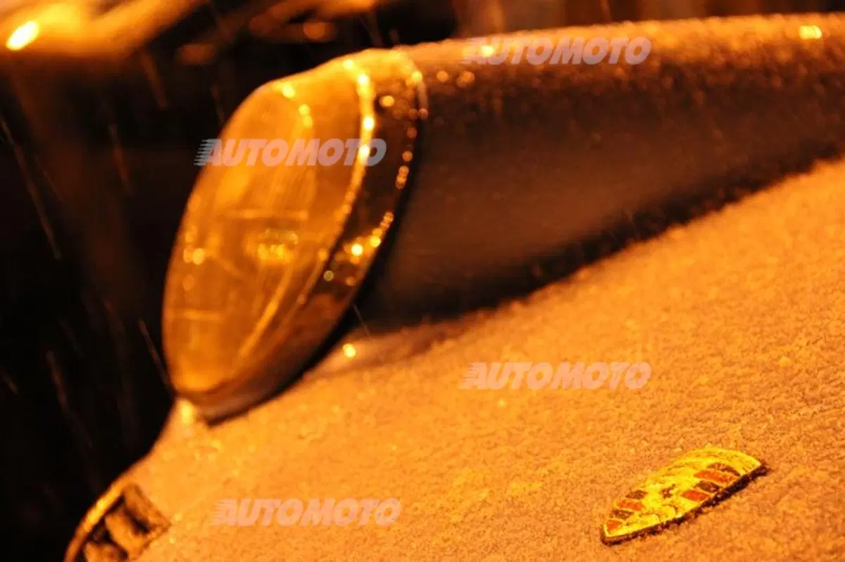 Porsche: l'emozione di una sfilata sotto la neve di Ponte di Legno (5)