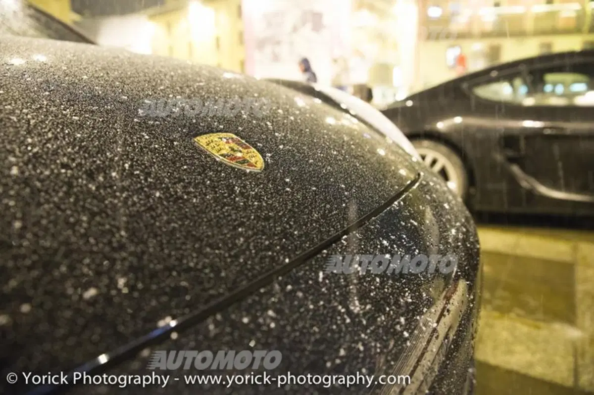 Porsche: l'emozione di una sfilata sotto la neve di Ponte di Legno (20)