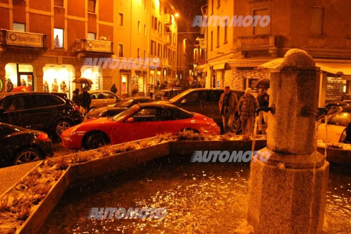 Porsche: l'emozione di una sfilata sotto la neve di Ponte di Legno (22)