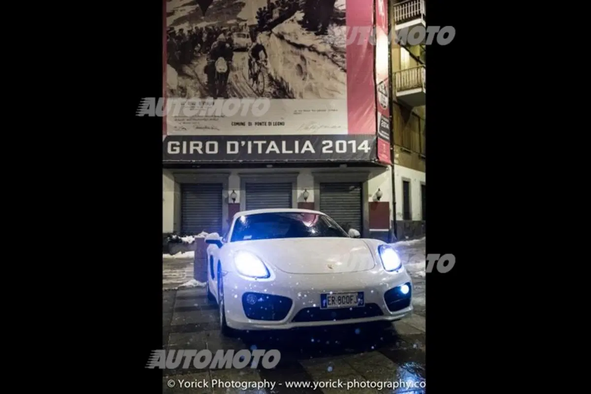 Porsche: l'emozione di una sfilata sotto la neve di Ponte di Legno (27)