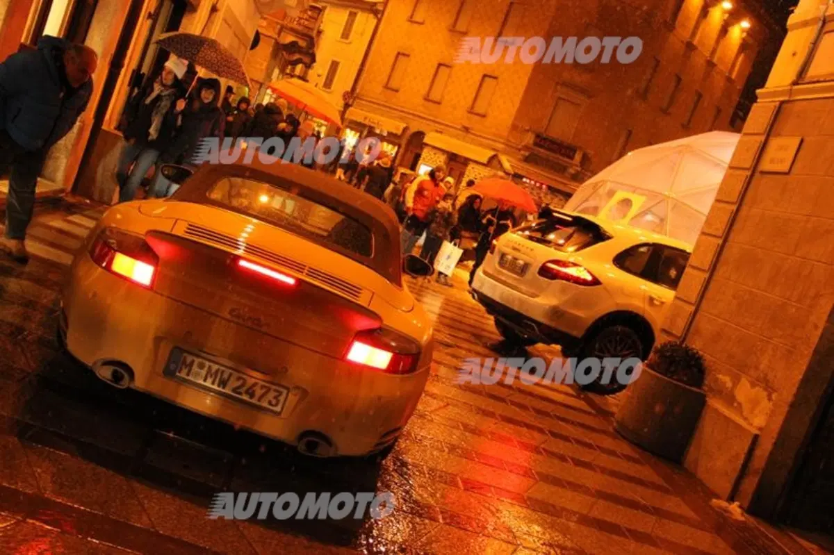 Porsche: l'emozione di una sfilata sotto la neve di Ponte di Legno (33)