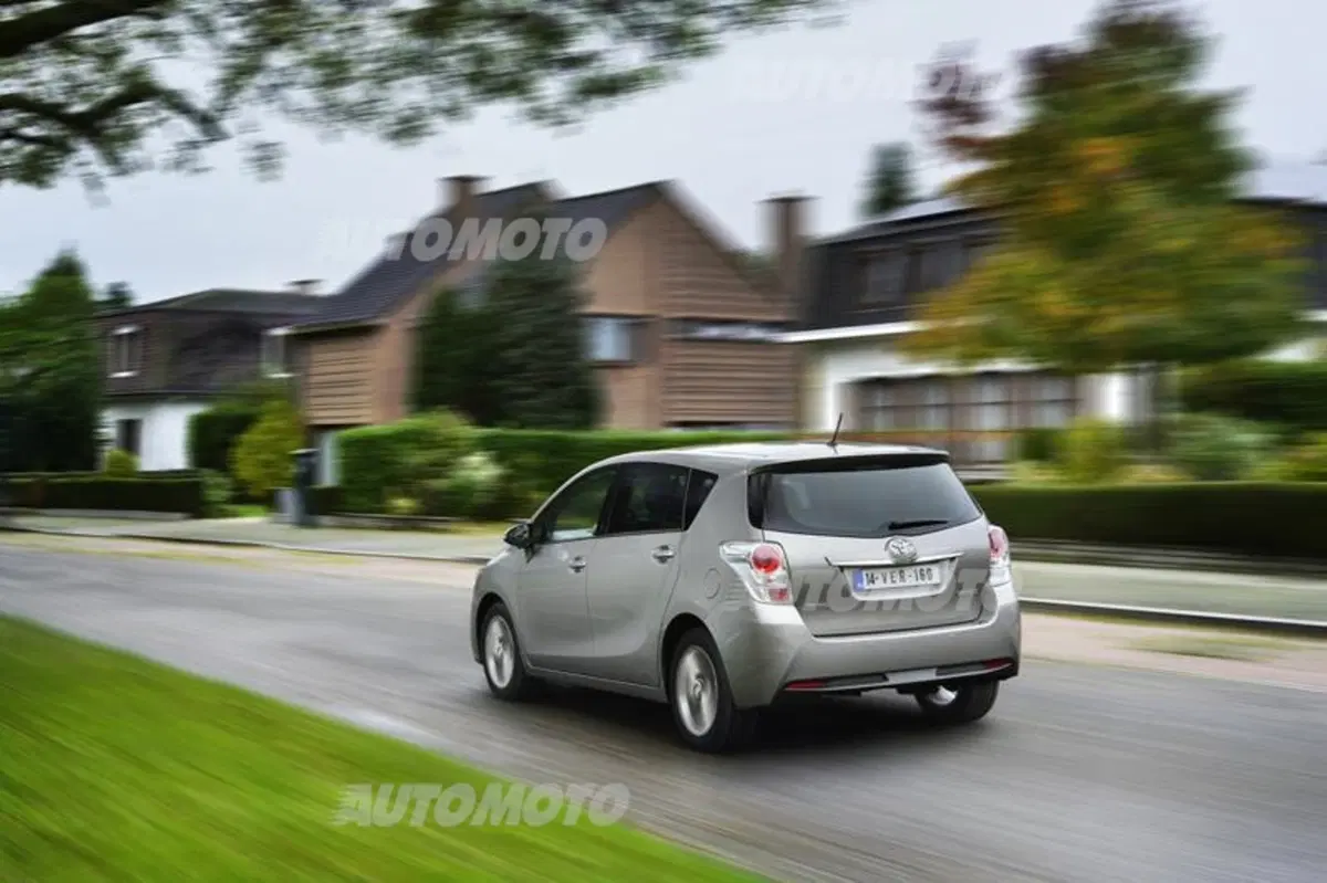 Toyota Verso 1.6 D-4D (4)