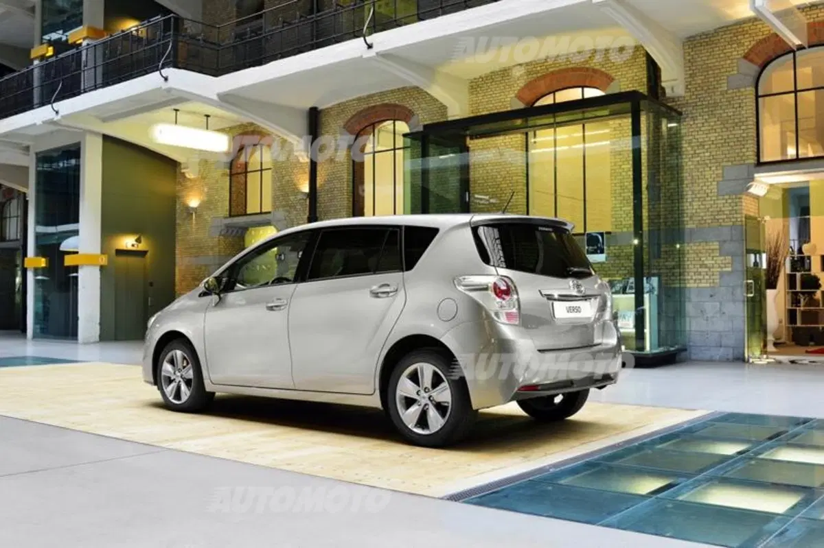 Toyota Verso 1.6 D-4D (15)