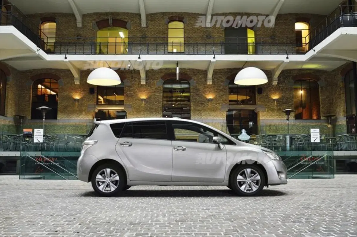 Toyota Verso 1.6 D-4D (16)