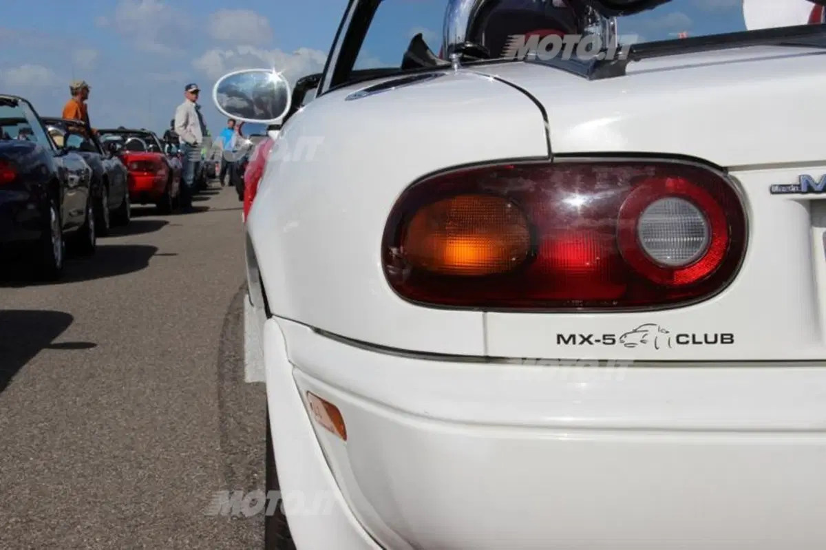 Mazda MX-5: ecco perché è diventata la roadster più venduta del mondo (10)