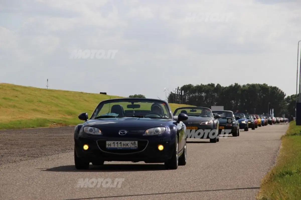 Mazda MX-5: ecco perché è diventata la roadster più venduta del mondo (19)