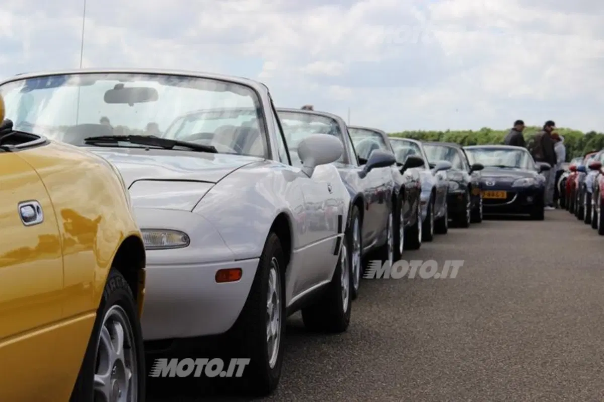 Mazda MX-5: ecco perché è diventata la roadster più venduta del mondo (24)