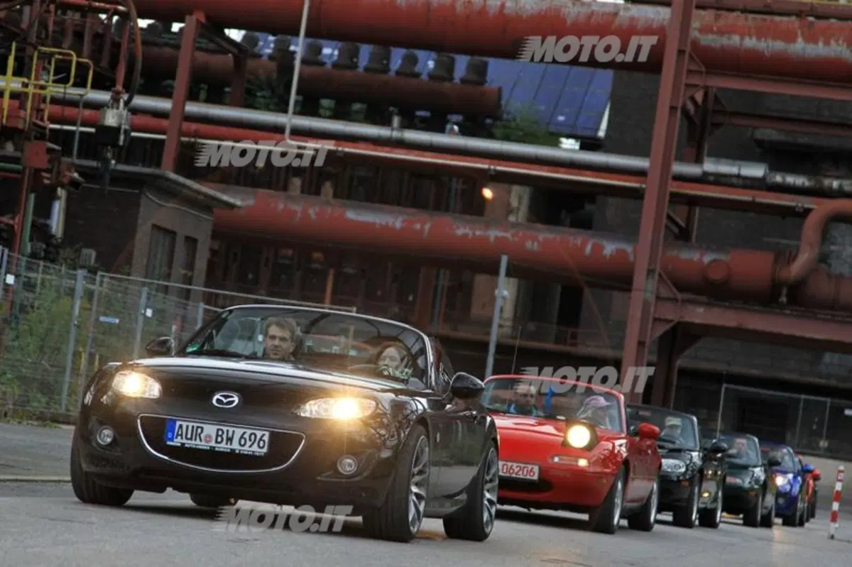 Mazda MX-5: ecco perché è diventata la roadster più venduta del mondo (34)