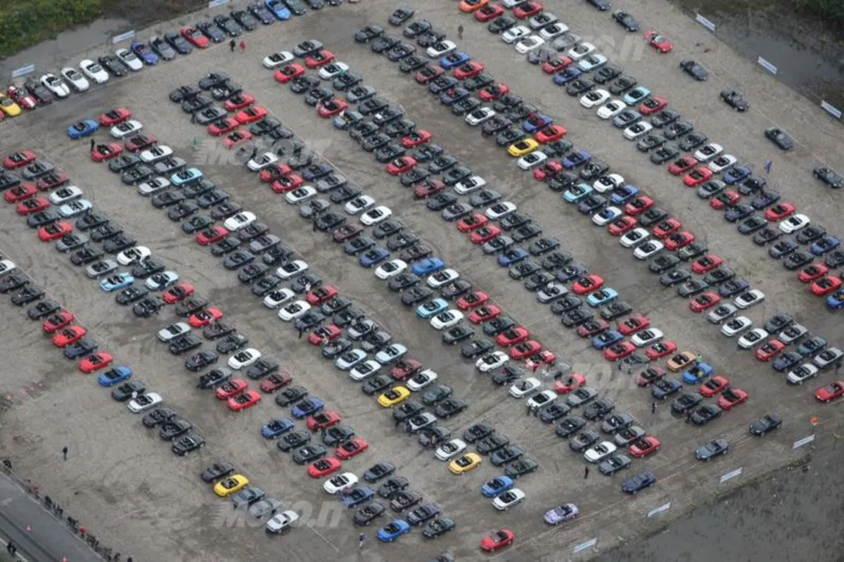 Mazda MX-5: ecco perché è diventata la roadster più venduta del mondo (35)