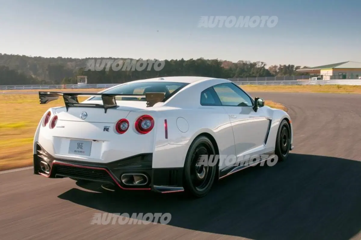 Nissan GT-R Nismo: da settembre anche in Europa (4)