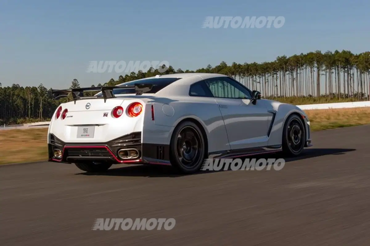 Nissan GT-R Nismo: da settembre anche in Europa (6)