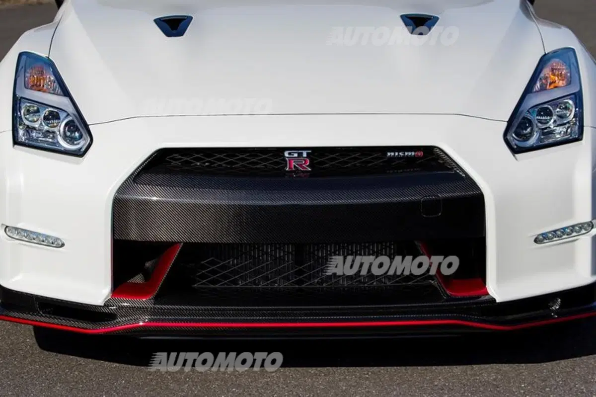 Nissan GT-R Nismo: da settembre anche in Europa (12)