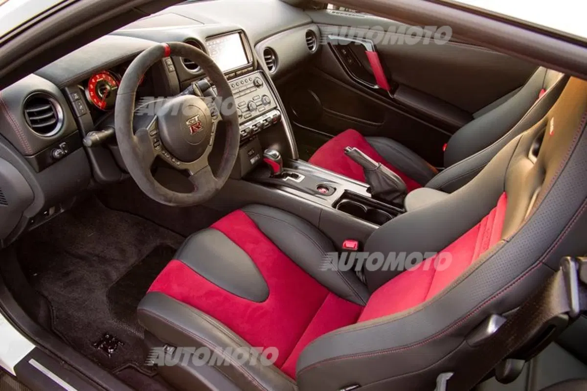 Nissan GT-R Nismo: da settembre anche in Europa (24)