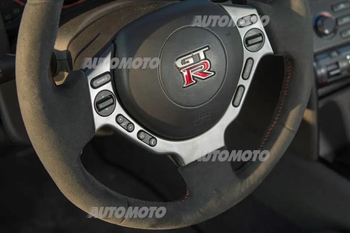 Nissan GT-R Nismo: da settembre anche in Europa (26)