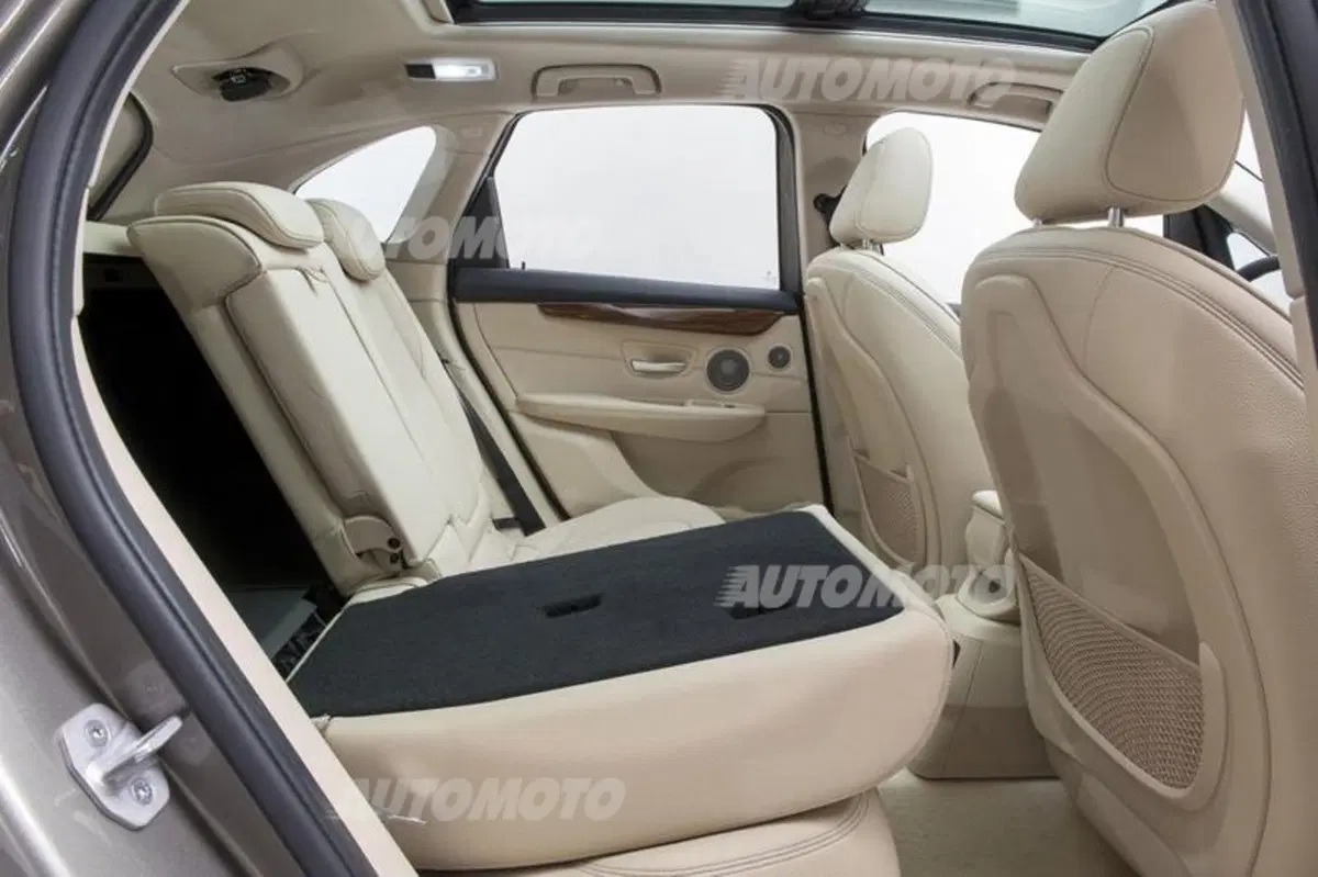 BMW Serie 2 Active Tourer (38)