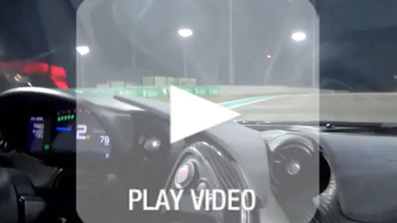 McLaren P1: on board a Yas Marina con l'hypercar di Woking
