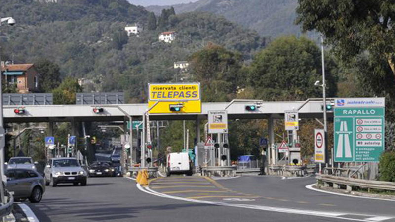 Sconti autostrade: abbiamo calcolato quanto (poco) si risparmia