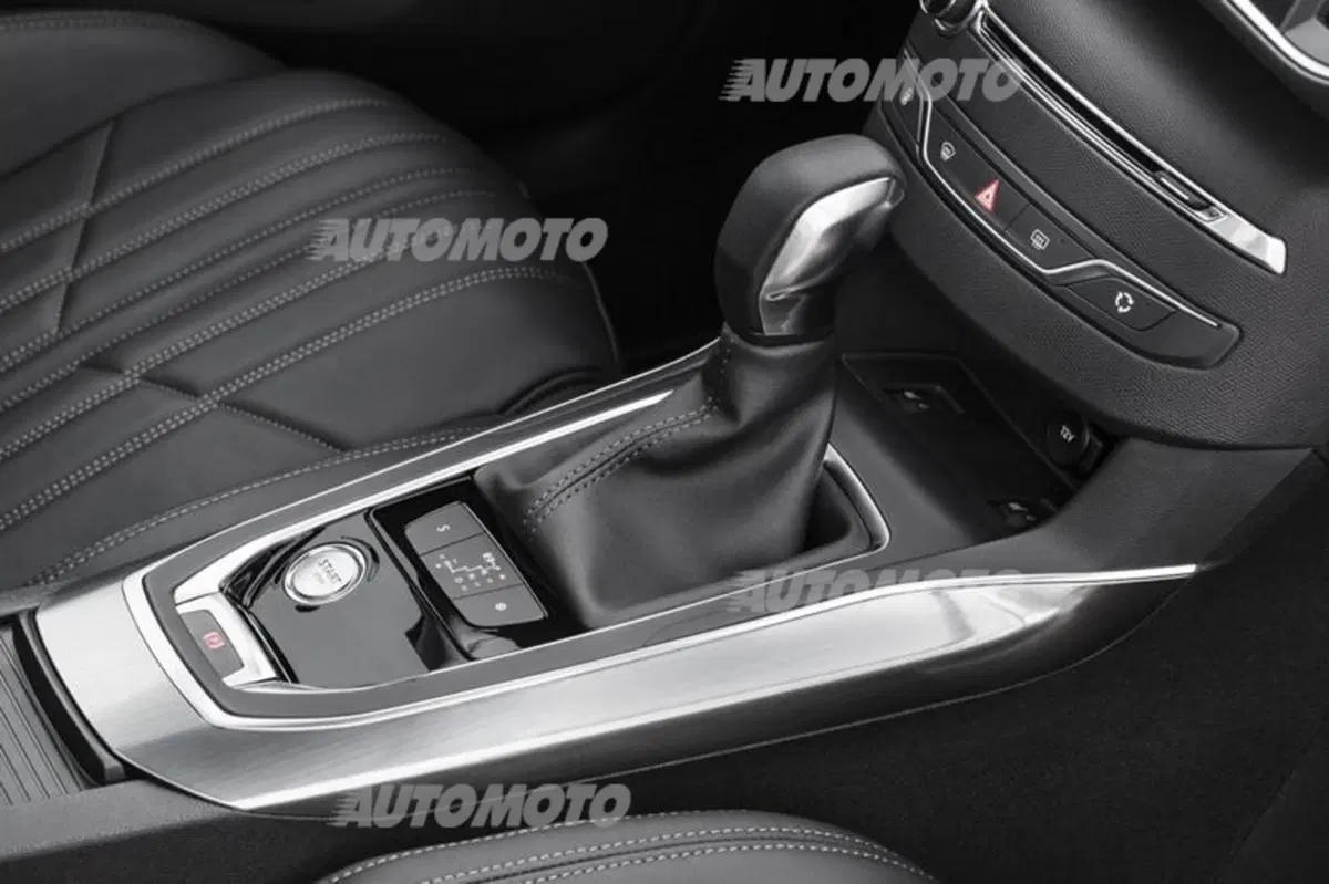 Nuova Peugeot 308 SW: tutti i dettagli e i prezzi per l'Italia (16)