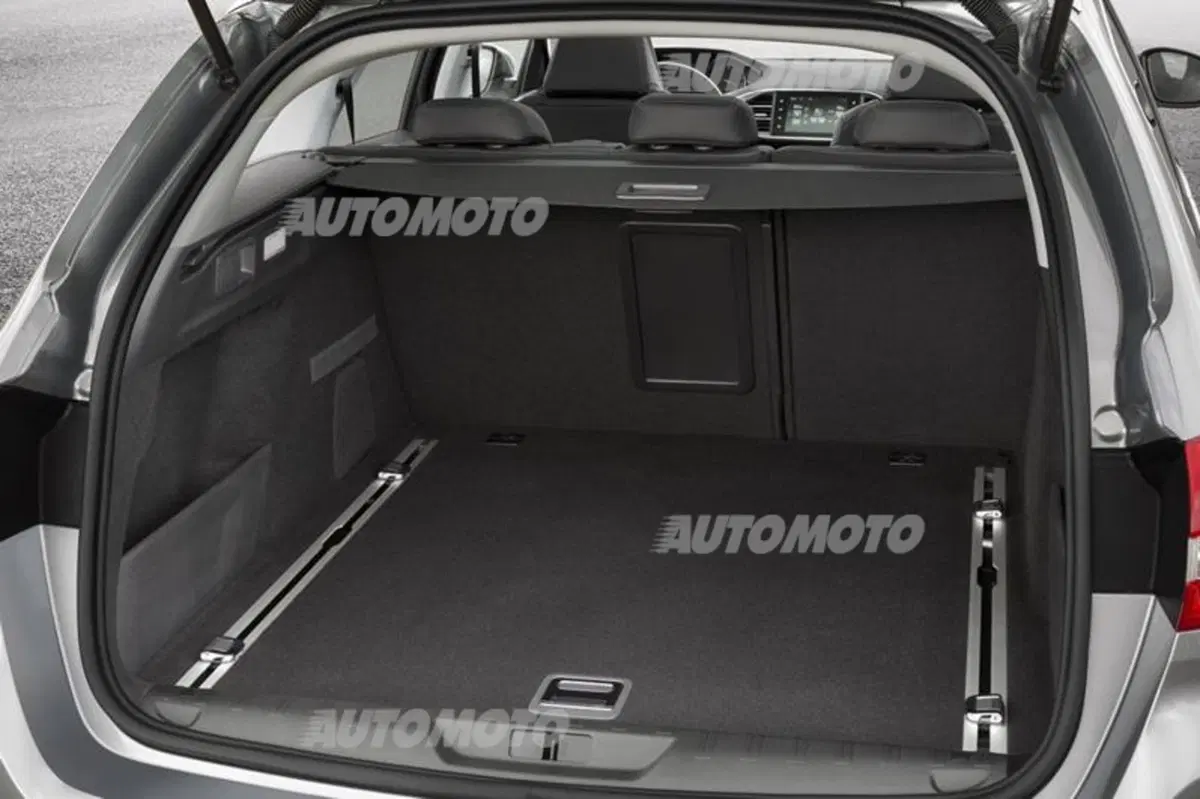 Nuova Peugeot 308 SW: tutti i dettagli e i prezzi per l'Italia (20)