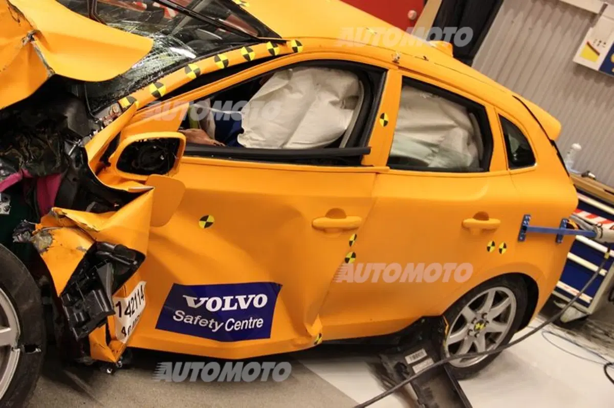 Volvo: cosa significa assistere ad un crash test in diretta (3)